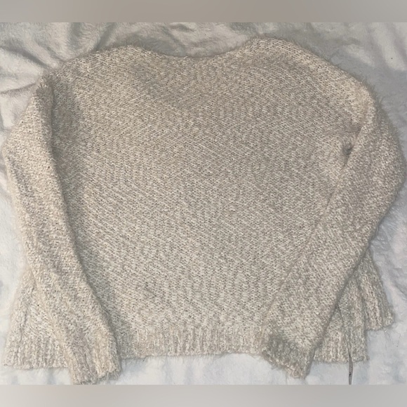 Abercrombie & Fitch V-Neck Fuzzy Sweater metallic threadingXS/S - Picture 7 of 13
